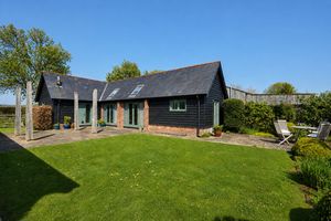 Elcombe Barn_Annexe- click for photo gallery